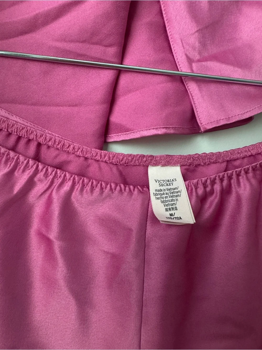 Victoria's Secret Satin Open-Back Cami & Shorts Set Hot Pink Peony sz Medium - Picture 10 of 10